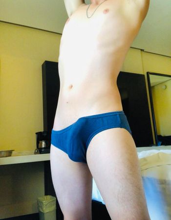 nude komarkalub latina