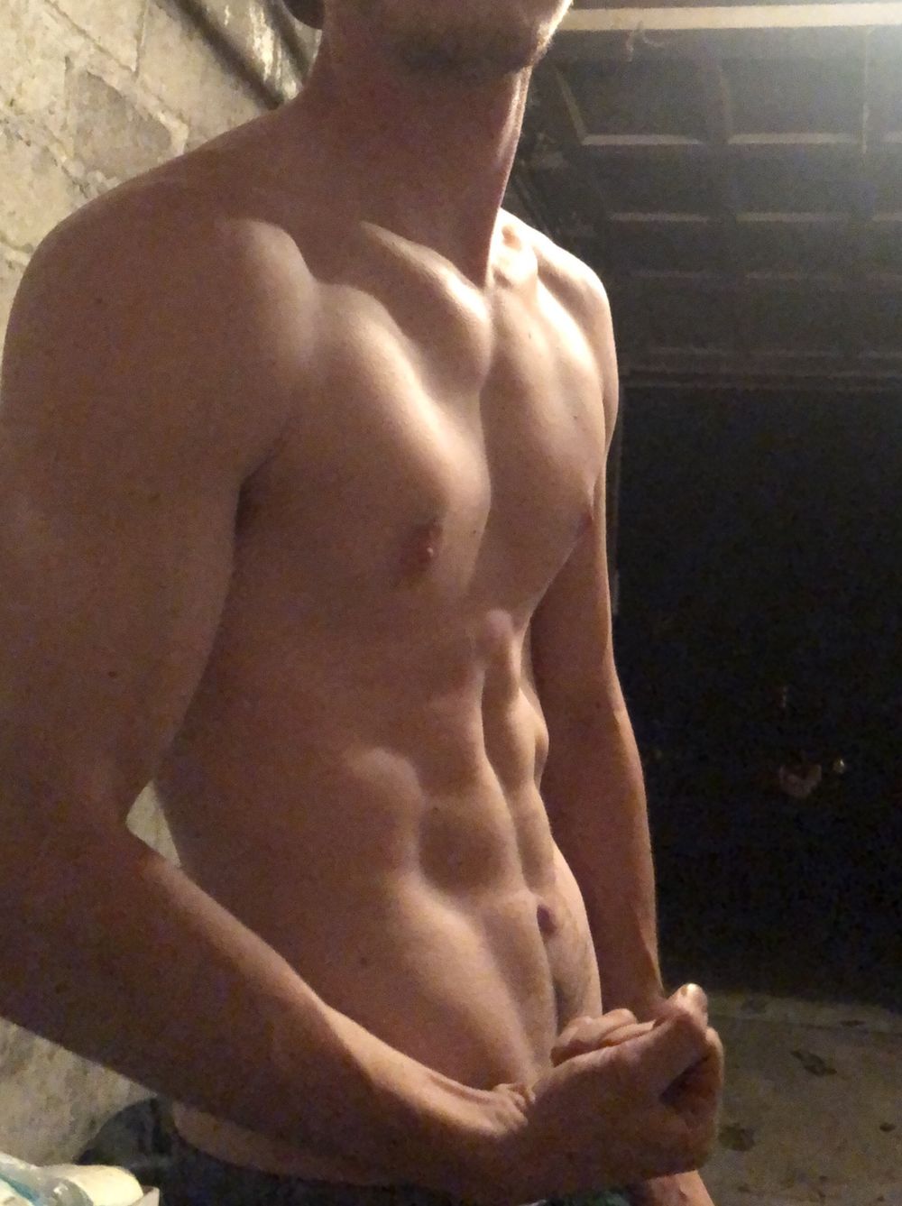 kyle7731 OnlyFans posting male