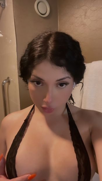 nude ladavinaa showing trans selfie