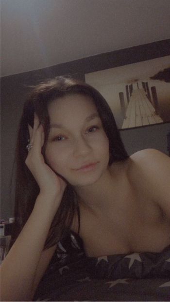 nude lady_emmax leaking latina selfie