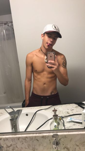 nude landonvegaxxx posting model