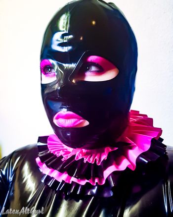 nude latexaltgurl leaking messaging selfie