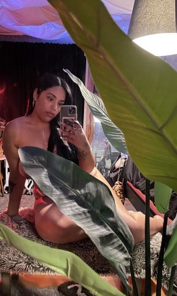 nude latinaagoddesss posting latina selfie