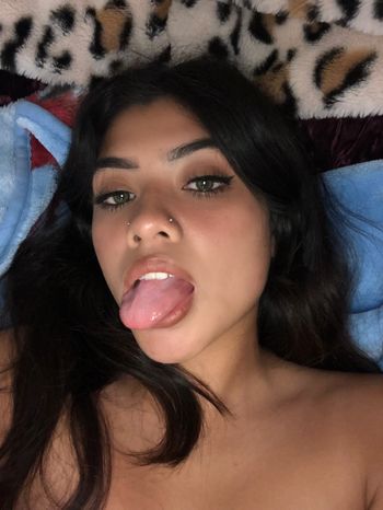 nude latinamami999 doing streamer selfie