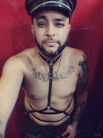 nude latinbardo showing male selfie