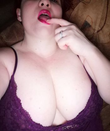 nude lealadyfree posting fetish selfie