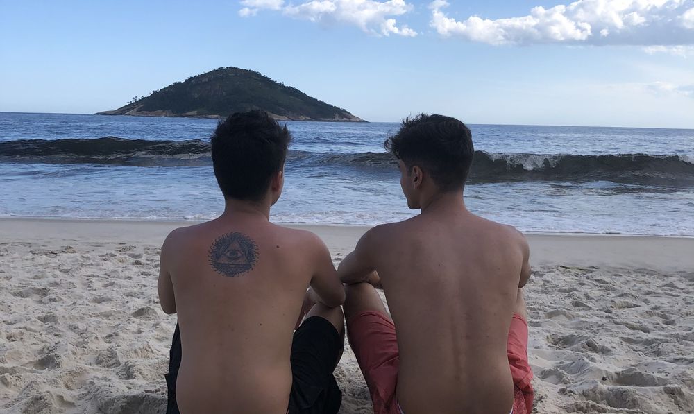 leonhique OnlyFans posting couple