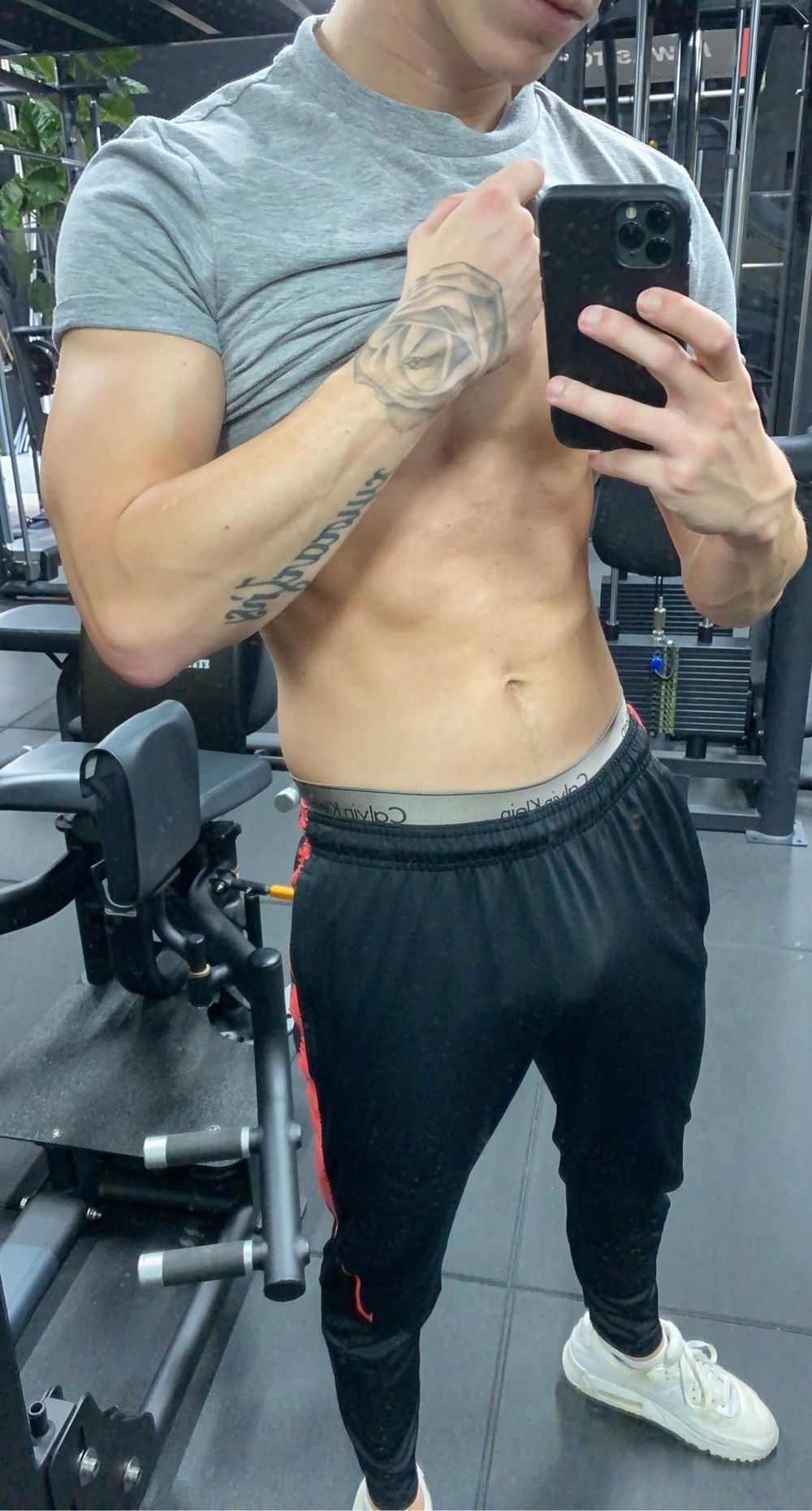 leovdhidde OnlyFans male