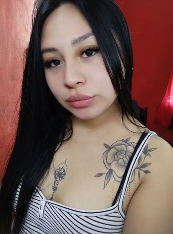 nude liakeira doing latina selfie