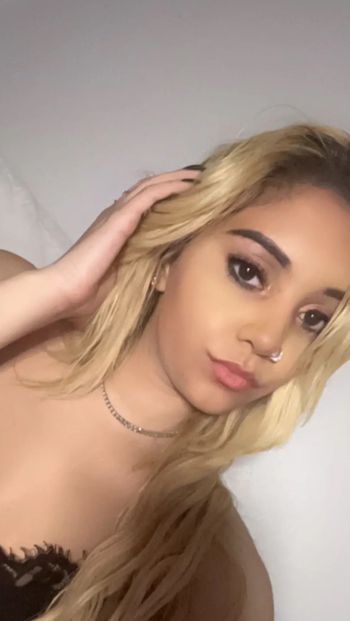 nude lightskinashleyyyy showing latina selfie