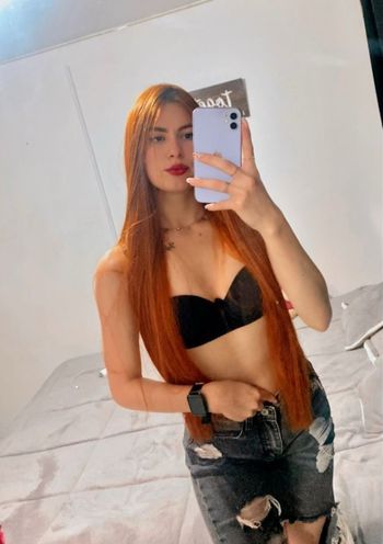 nude lilirondon98 showing united states selfie