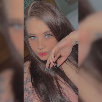 nude lilislair showing bratty selfie