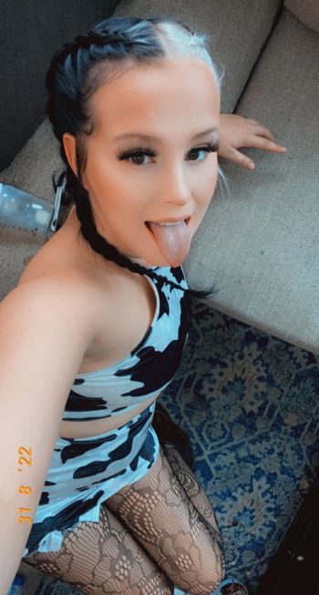 nude lilithgwenavere recording messaging selfie