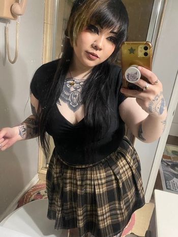 nude lilithspetbunny posting streamer selfie