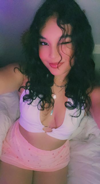 nude lilixbby posting latina selfie