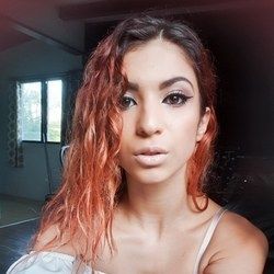 nude lilpoisonn posting nude selfie