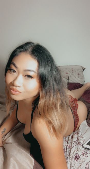 nude lilricebunny posting petite selfie