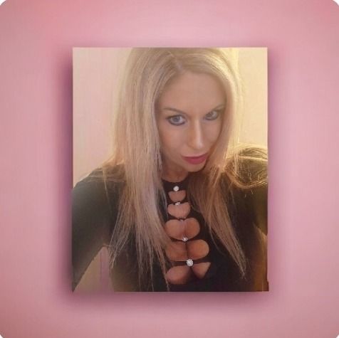 lilylee23 OnlyFans showing submissive