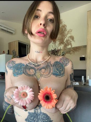 linas_puss OnlyFans dominant selfie