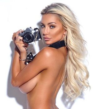 nude lindseypelas posting hispanic