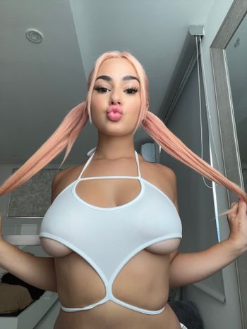 nude livmargre doing latina selfie