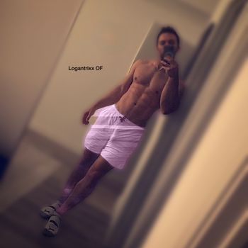 logantrixx OnlyFans stockings selfie