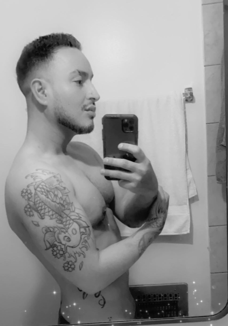 lordlondon OnlyFans messaging selfie