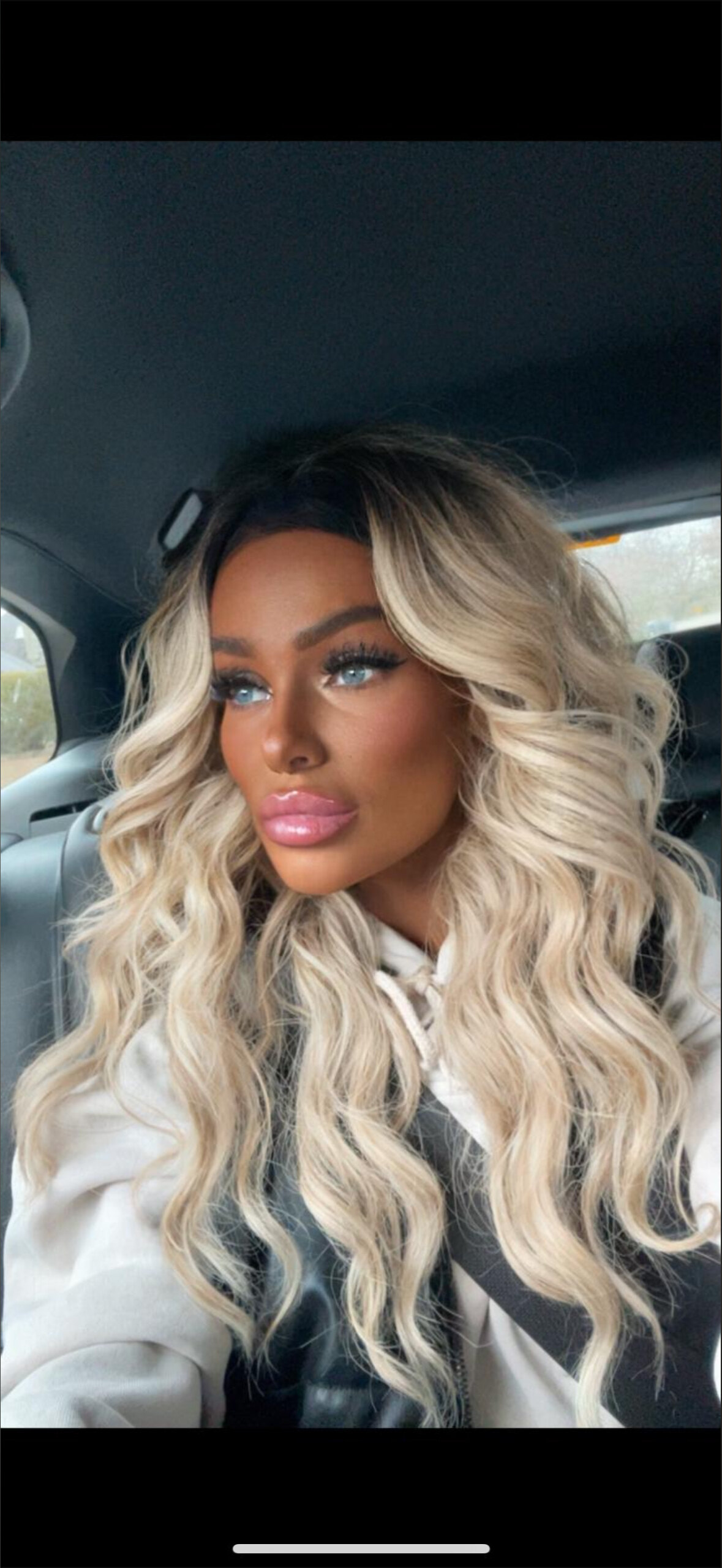 lou1111x OnlyFans custom content