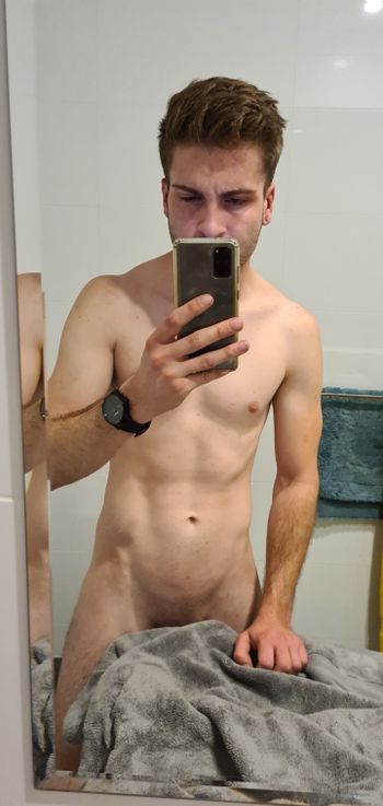 nude louiscoleman66 showing big ass selfie