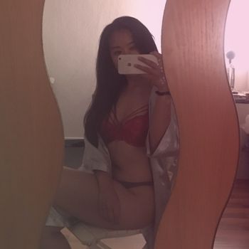 nude lovexanny doing latina selfie