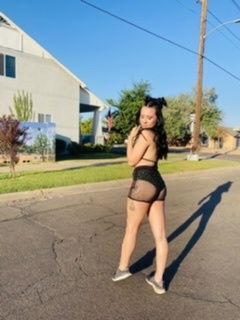 lowkeyjenny OnlyFans showing brunette