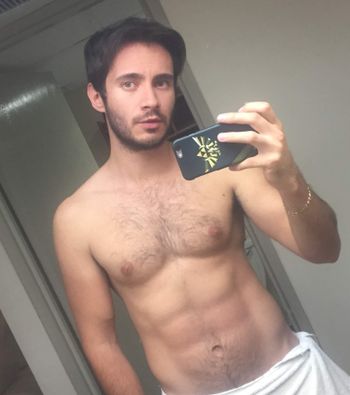 nude luca_gio doing united states selfie