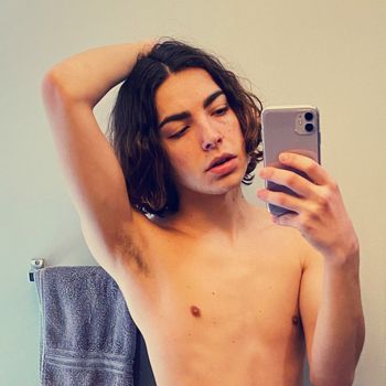 lucas_more OnlyFans streamer selfie