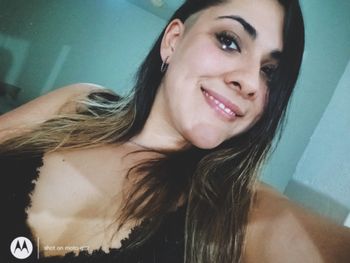 nude lucecita023 doing curves selfie