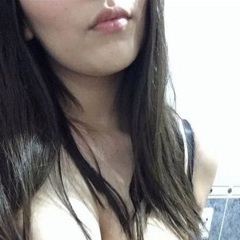 nude luckyalice showing custom content selfie