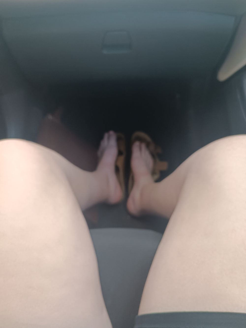 luluuufeet OnlyFans showing feet