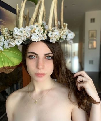 nude lunabenna doing white selfie