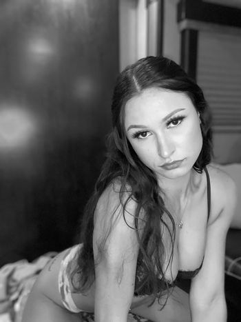 nude lunaxgirl recording messaging