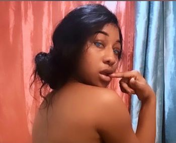 nude lyzaznaughty latina