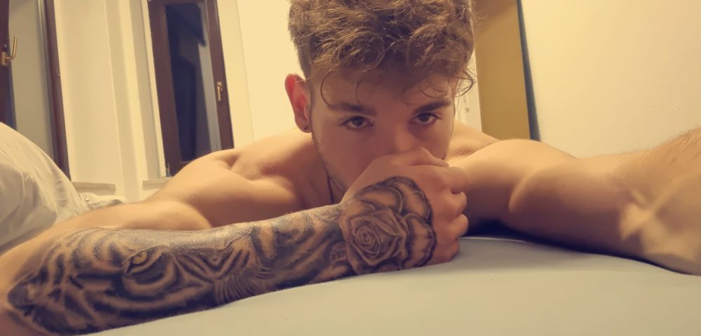 mac.stl OnlyFans posting teen