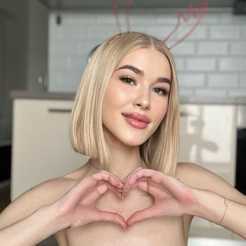 nude maddie.grey recording lingerie selfie