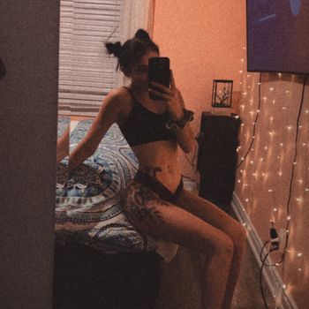 mattiie OnlyFans latina selfie