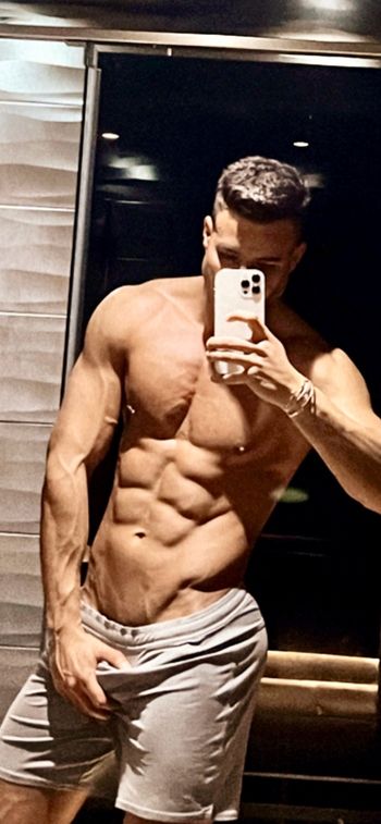 nude maxyfitxl fit selfie