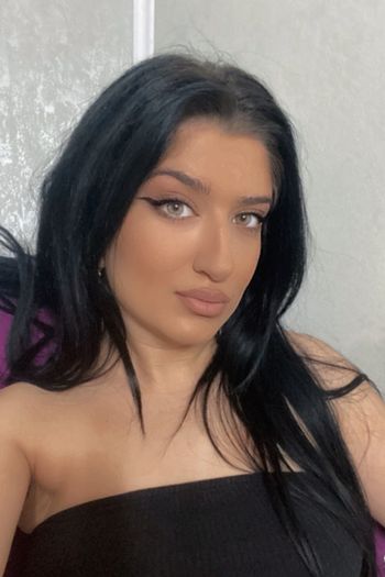 nude medesweet doing joi selfie