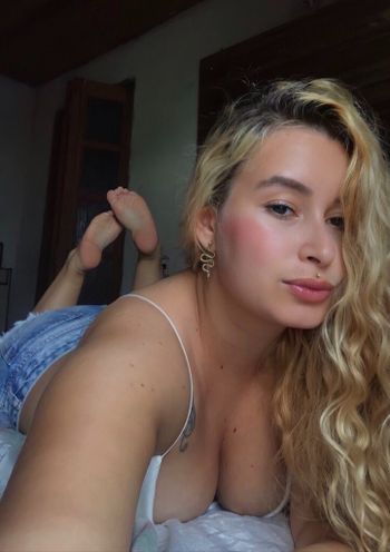 nude melissatavares latina selfie