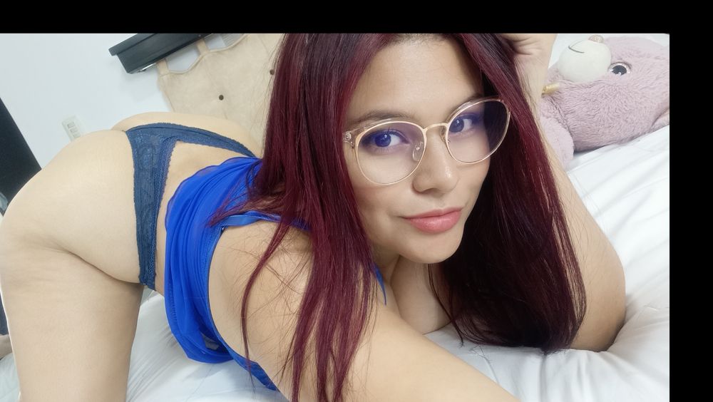 mellyp17 OnlyFans showing latina