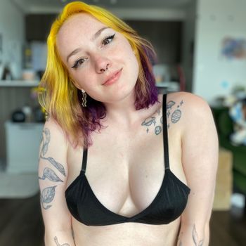 nude melthewhale showing dancing selfie