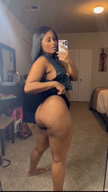 nude meshaamariee leaking latina selfie