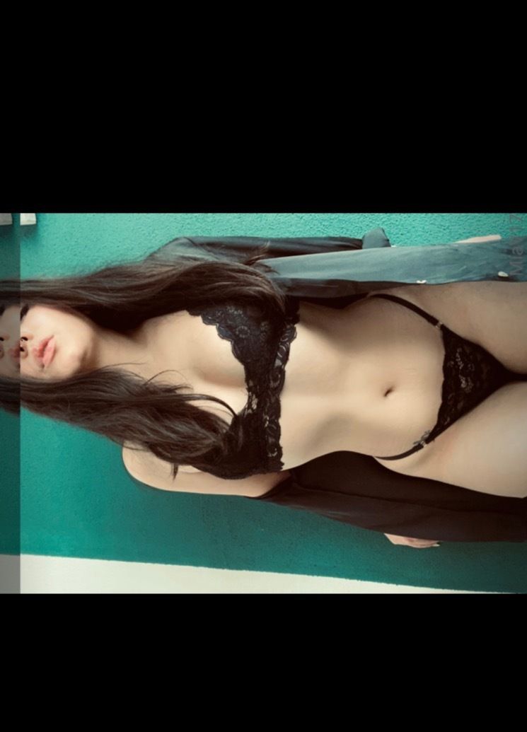 miav17 OnlyFans showing latina