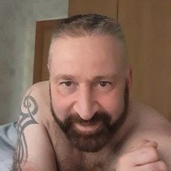 nude midshairydad leaking middle eastern selfie